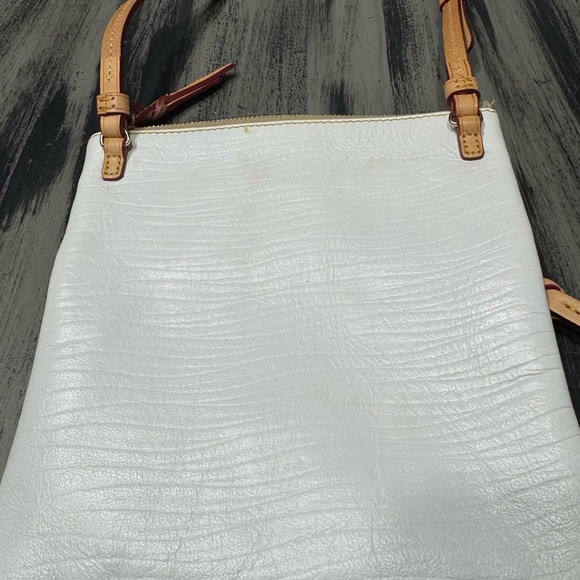 Dooney & Bourke White and Tan Pebble Grain Triple Zip Crossbody Bag - Picture 6 of 11